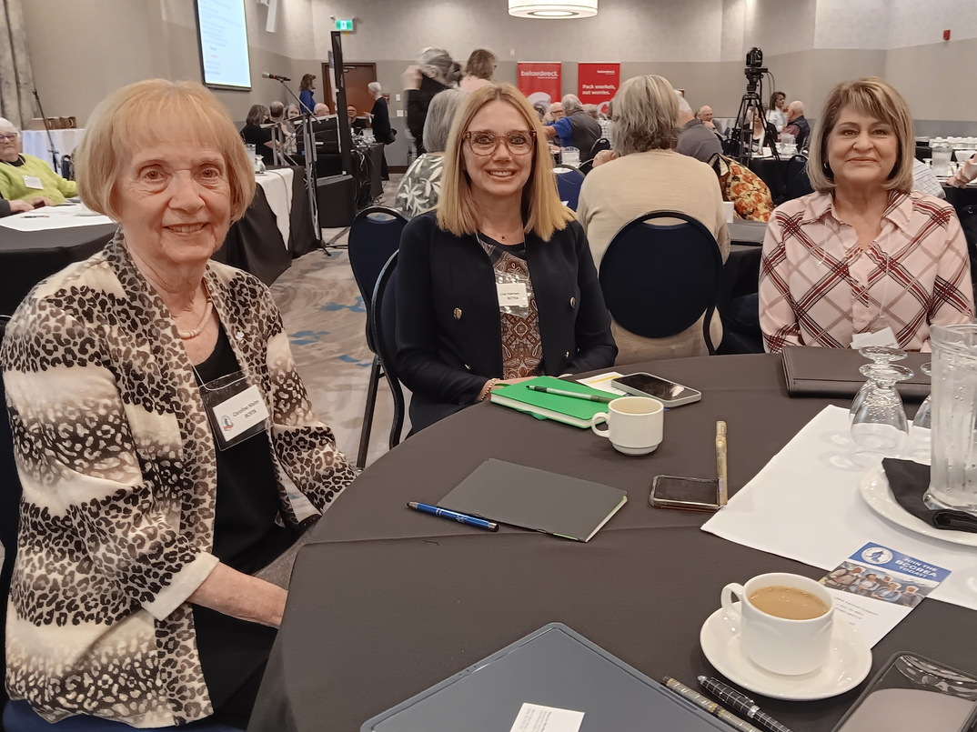 Caroline Malm, Lisa Hansen and Terri Van Steinburg