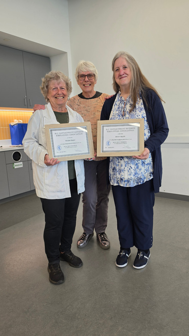 Marleine Wagner and Marilyn Melville receiving certificates